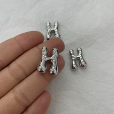 Бусина буква "H" 16 х 21.7 мм