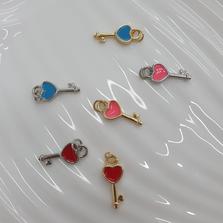 Подвеска "ключик" с эмалью,